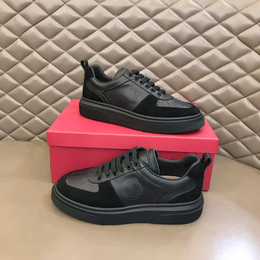 p420 "Salvatore Ferraga**" men's low-cut fashion sneakers. This casual shoe has a novel structure and is made of soft calfskin. The contrasting color elements on the upper highlight the bold and avant-garde atmosphere. The first-layer cowhide lining is high-end and comfortable. Energetic and fresh, these shoes can be worn with casual looks or add a touch of street style to elegant trousers.  Size: 38-44